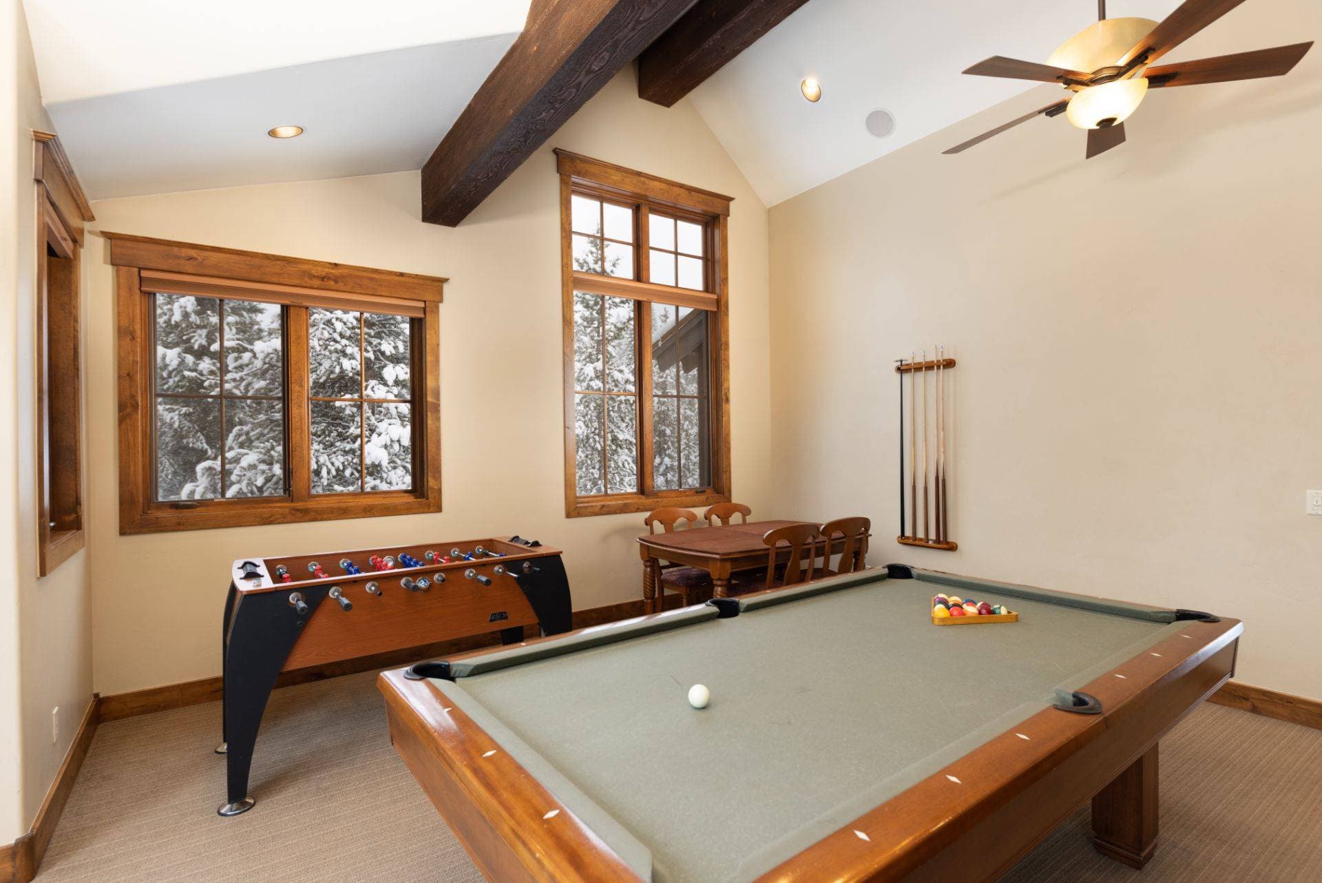 Last Nickel Lodge - Image 11