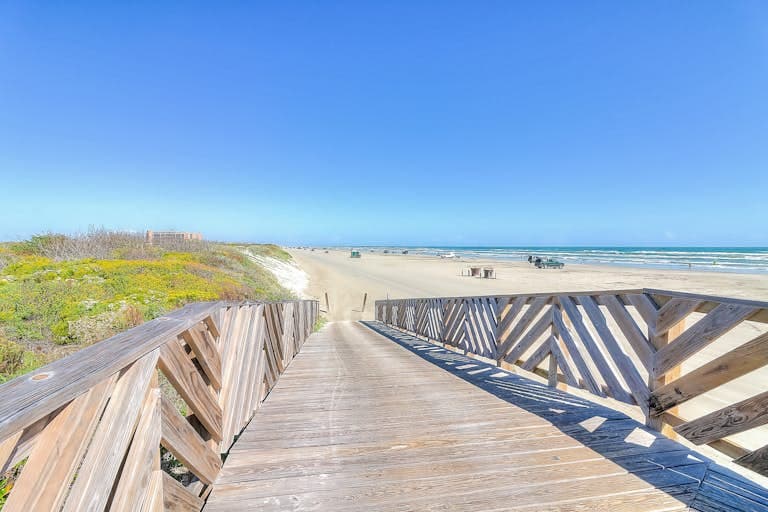 Commodore’s Hideout - Image 59