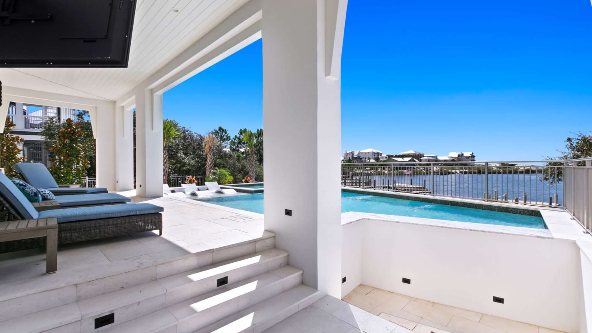 Lakeview Drive - Image 9