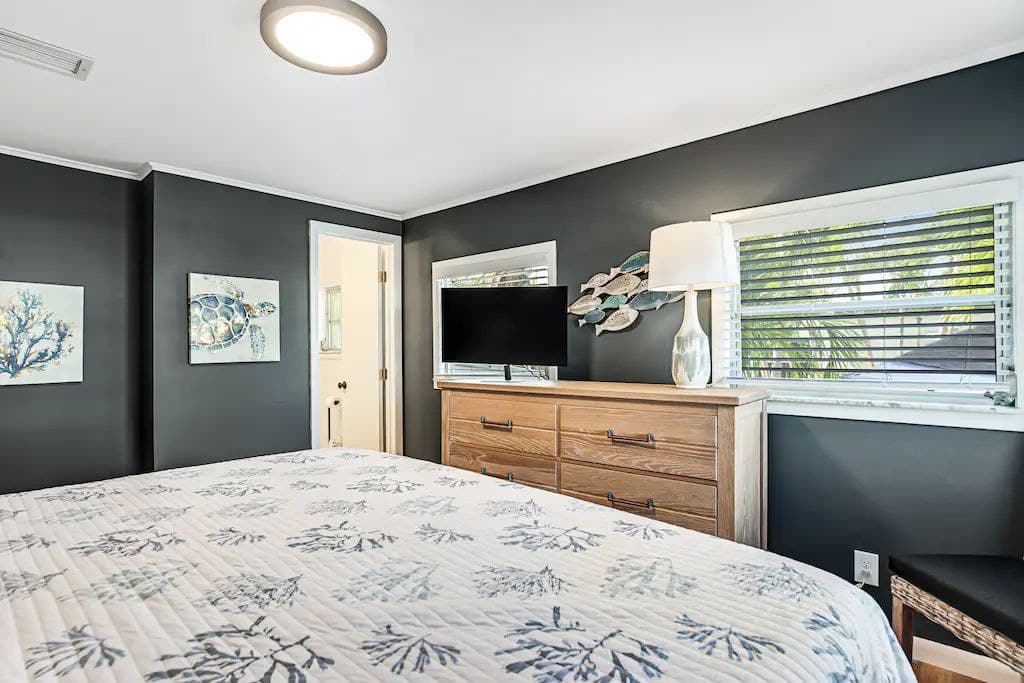 Sunset Bay - Image 21