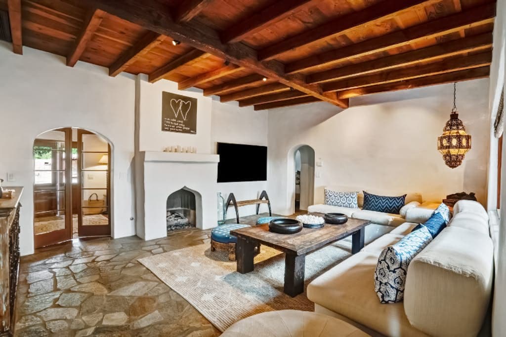 Hacienda Hideaway - Image 9