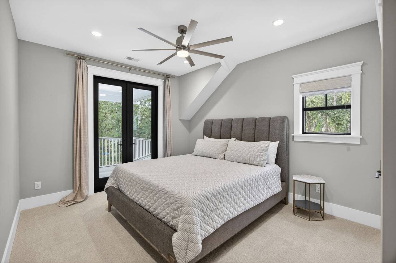 IOP Escape at 26th Avenue - Image 26