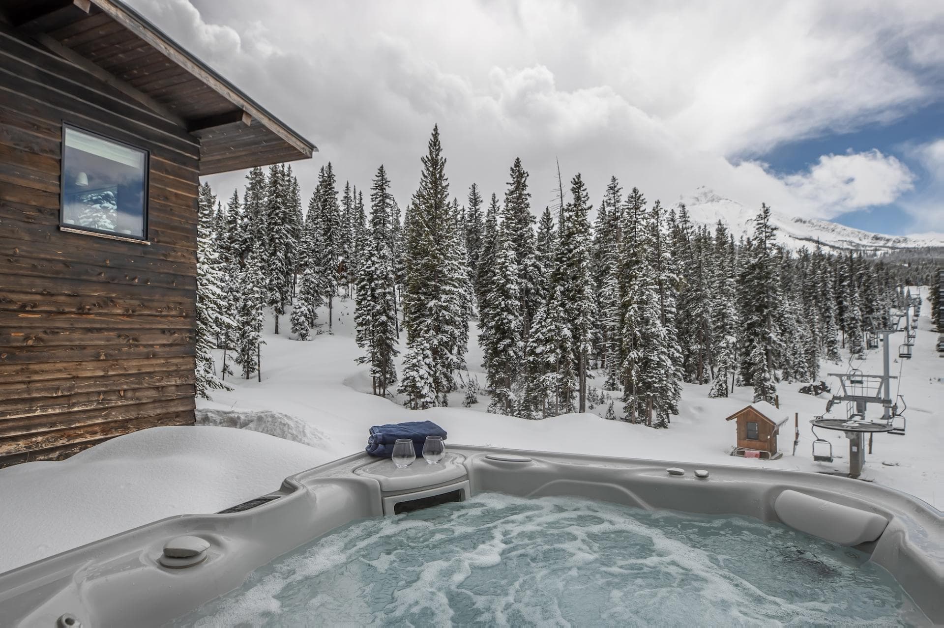 Lake Cabin #20 - Image 31