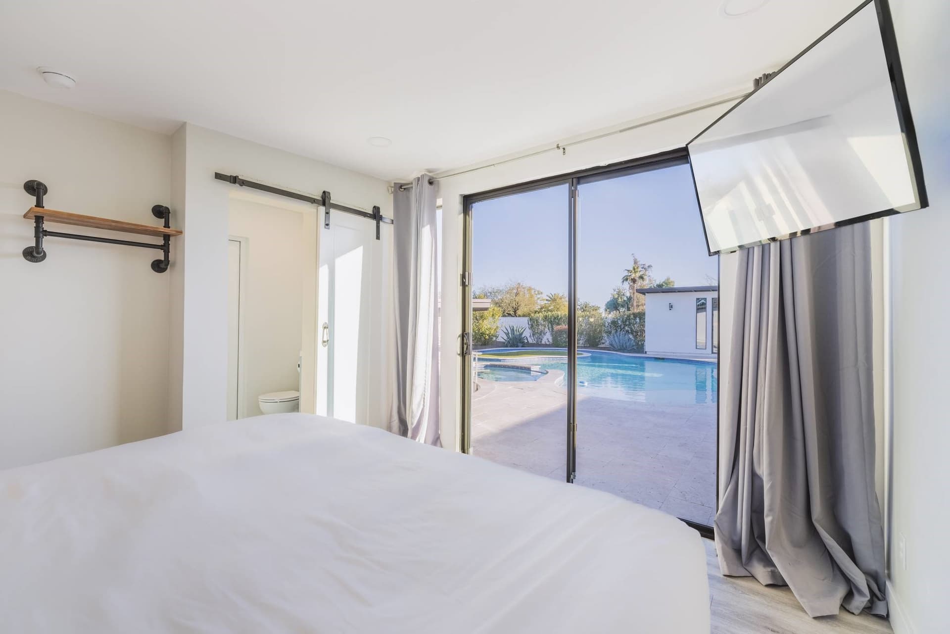 Luxe Resort Retreat - Image 26