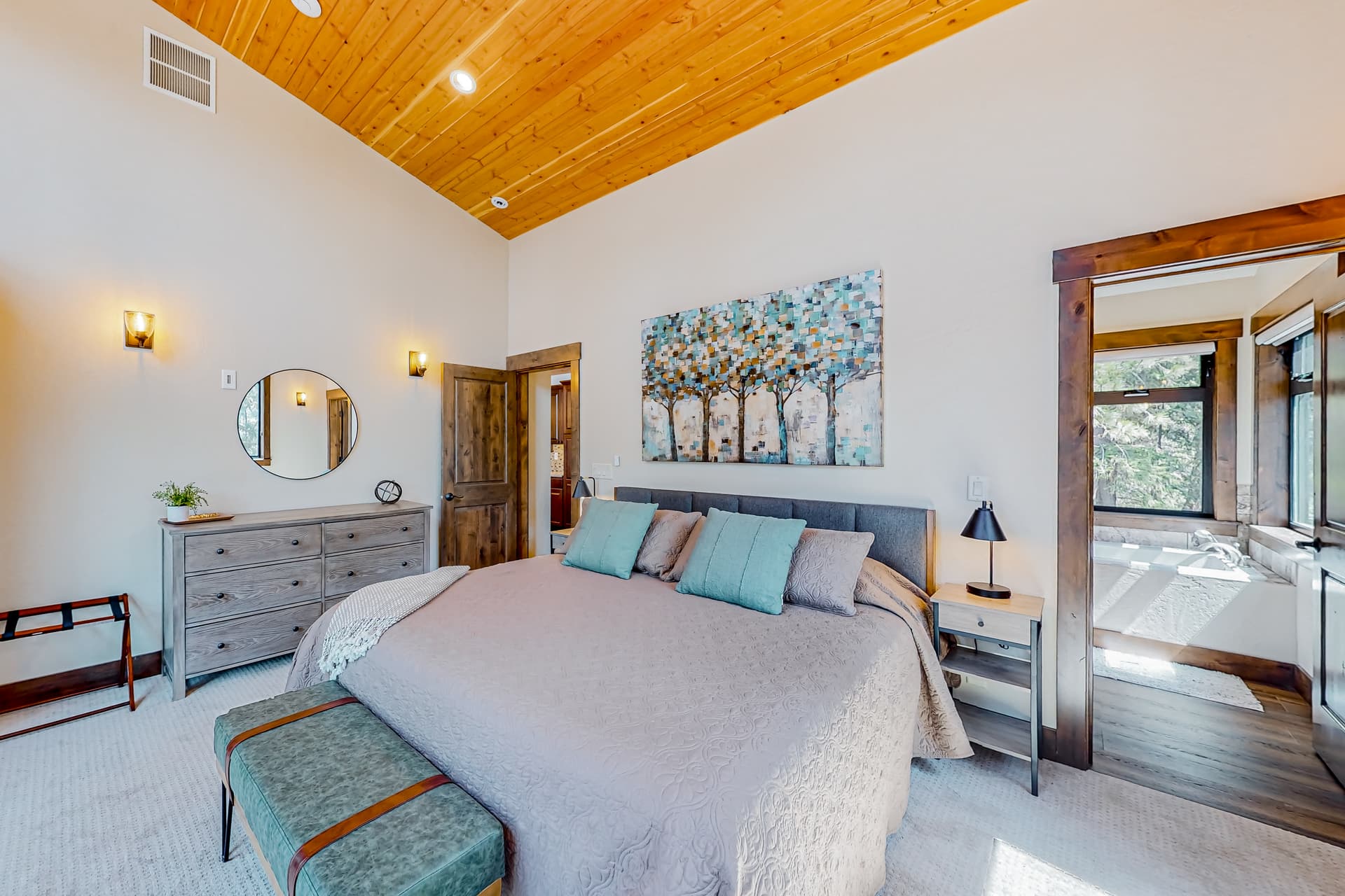 Leaning Pine Point at Half Round Bay - Image 13