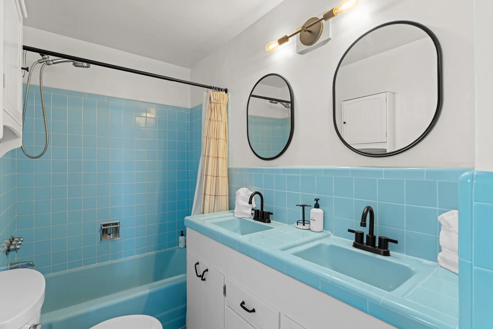 Sunsets on Riviera - Image 22