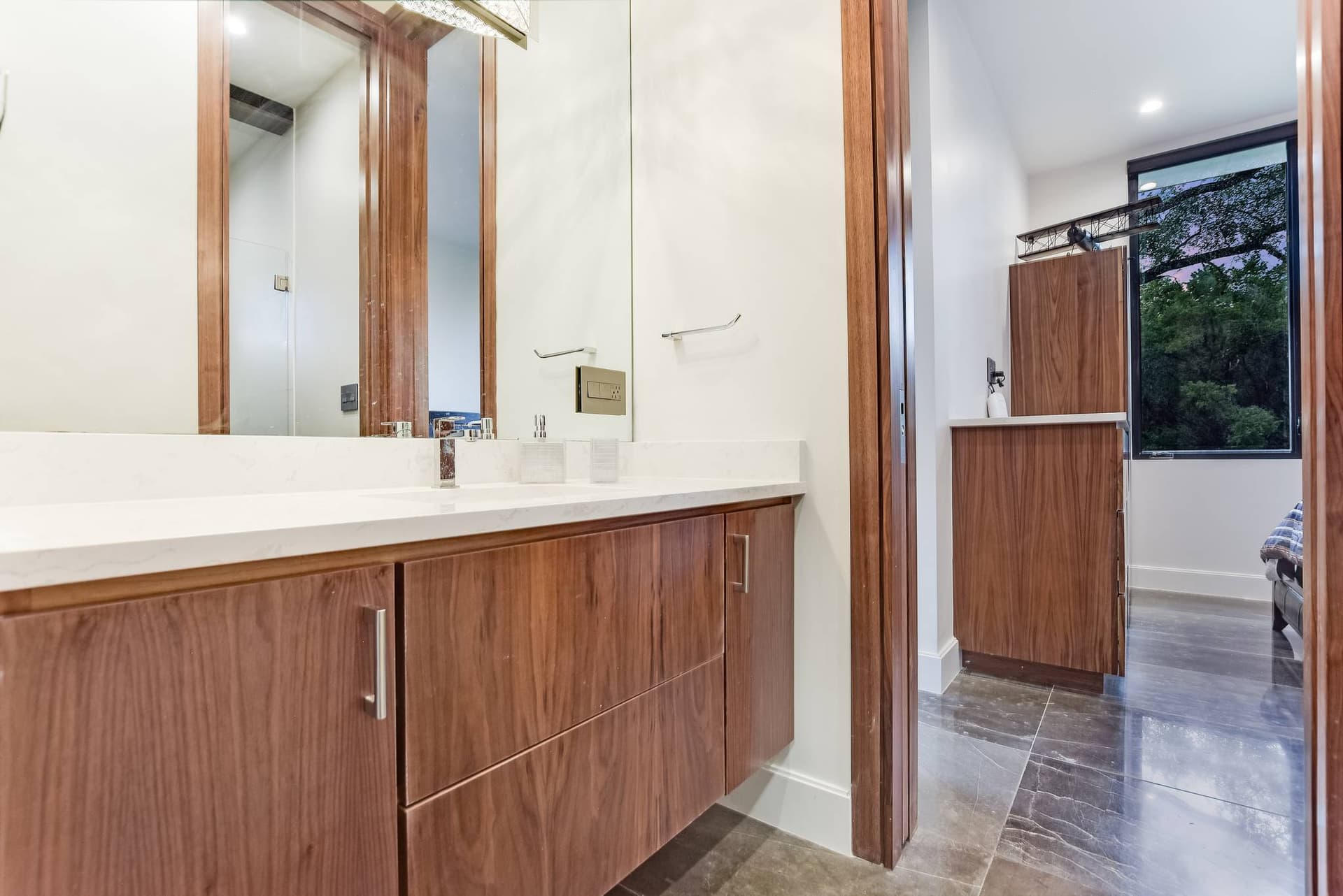 Austin Pinnacle - Image 44