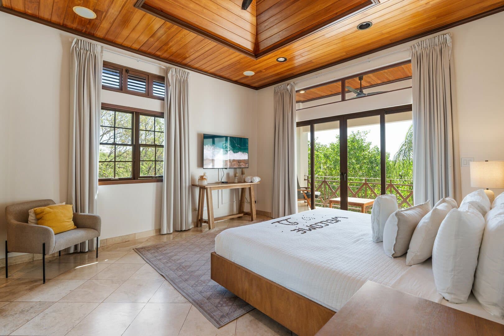 Ibis Condo #10 - Image 6