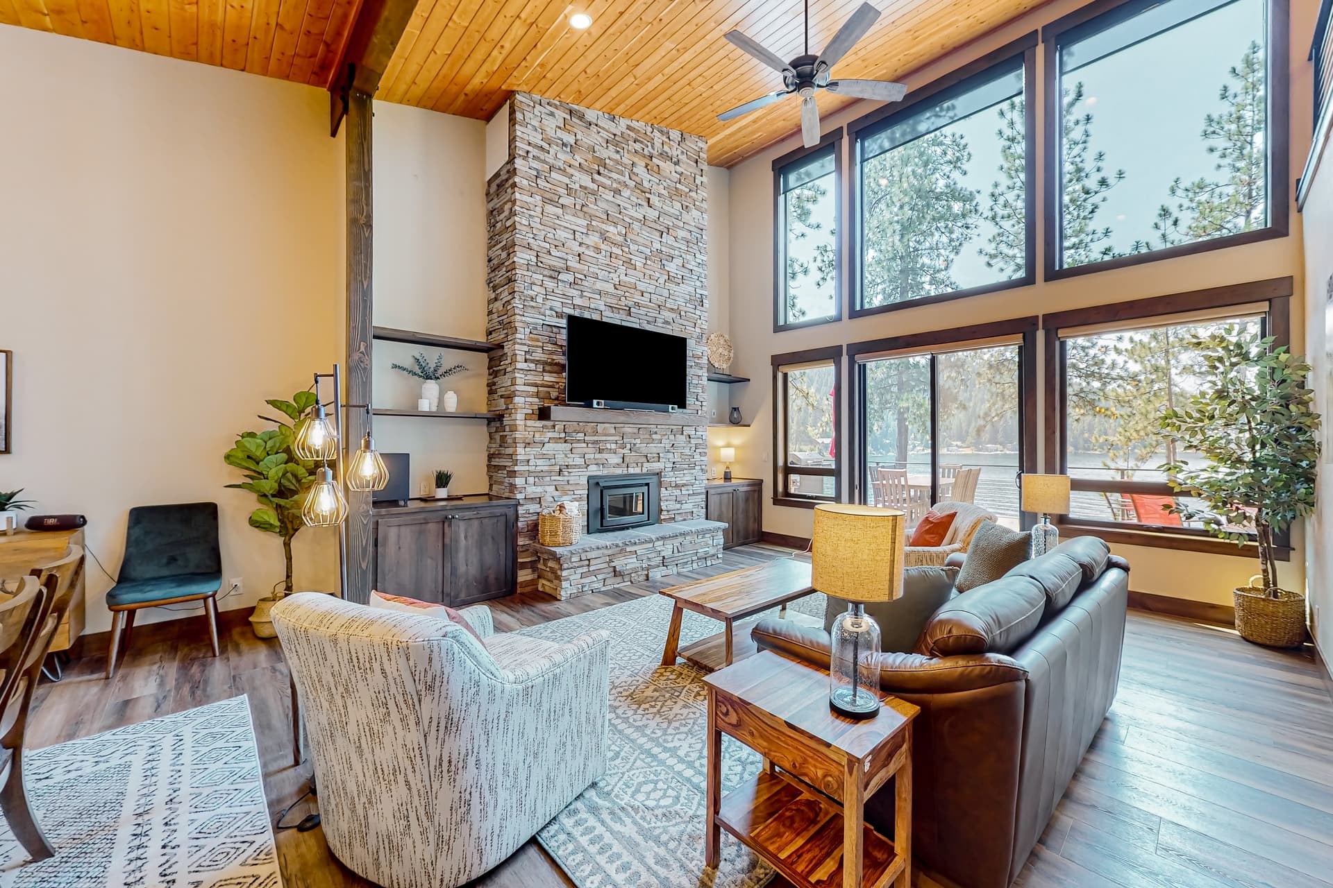 Leaning Pine Point at Half Round Bay - Image 1