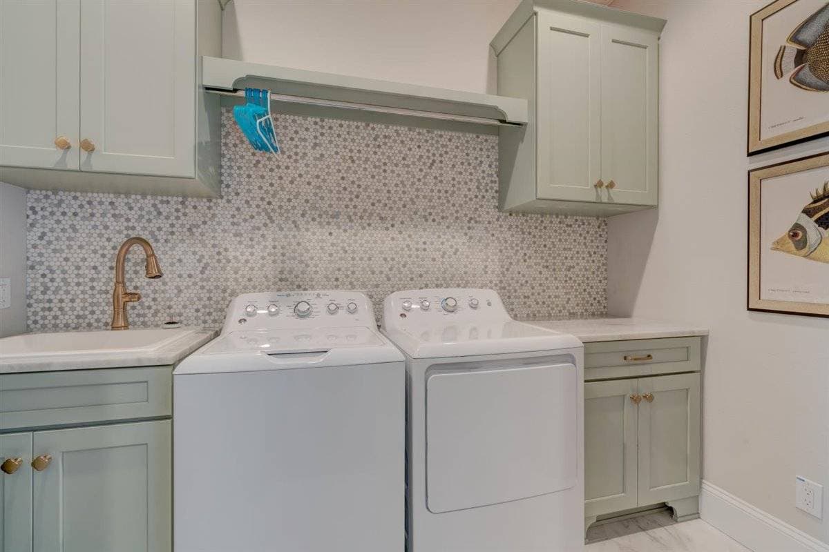 Bayside Paradise Mansion - Image 57