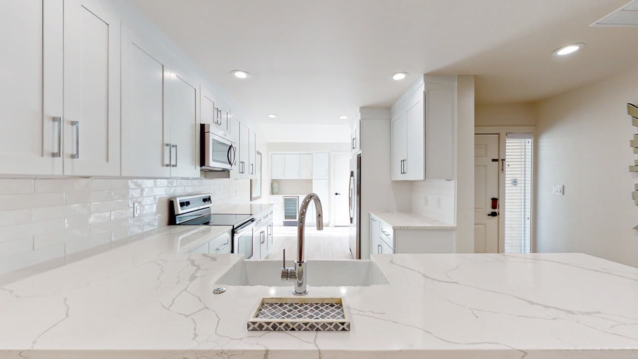 Blue Cove House - Image 2