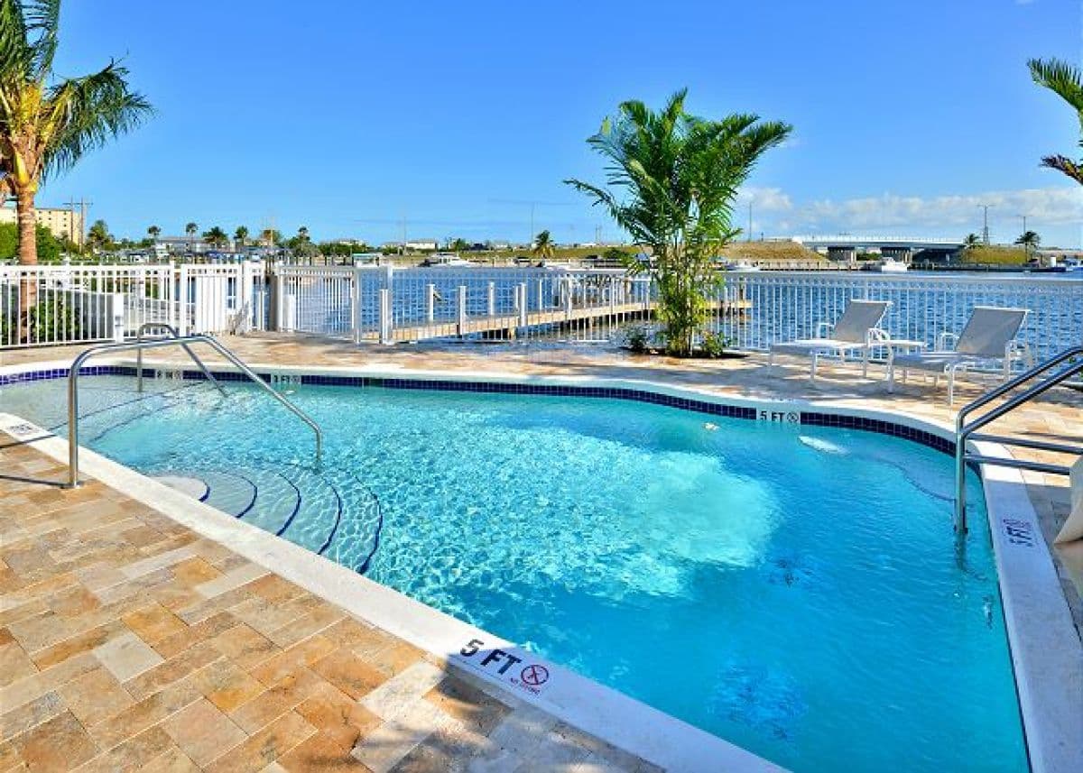 Upper Bayview North - Image 2