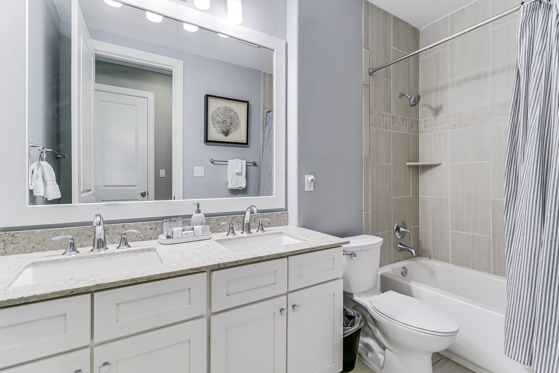 Blue Sea Gate Residence - Image 19