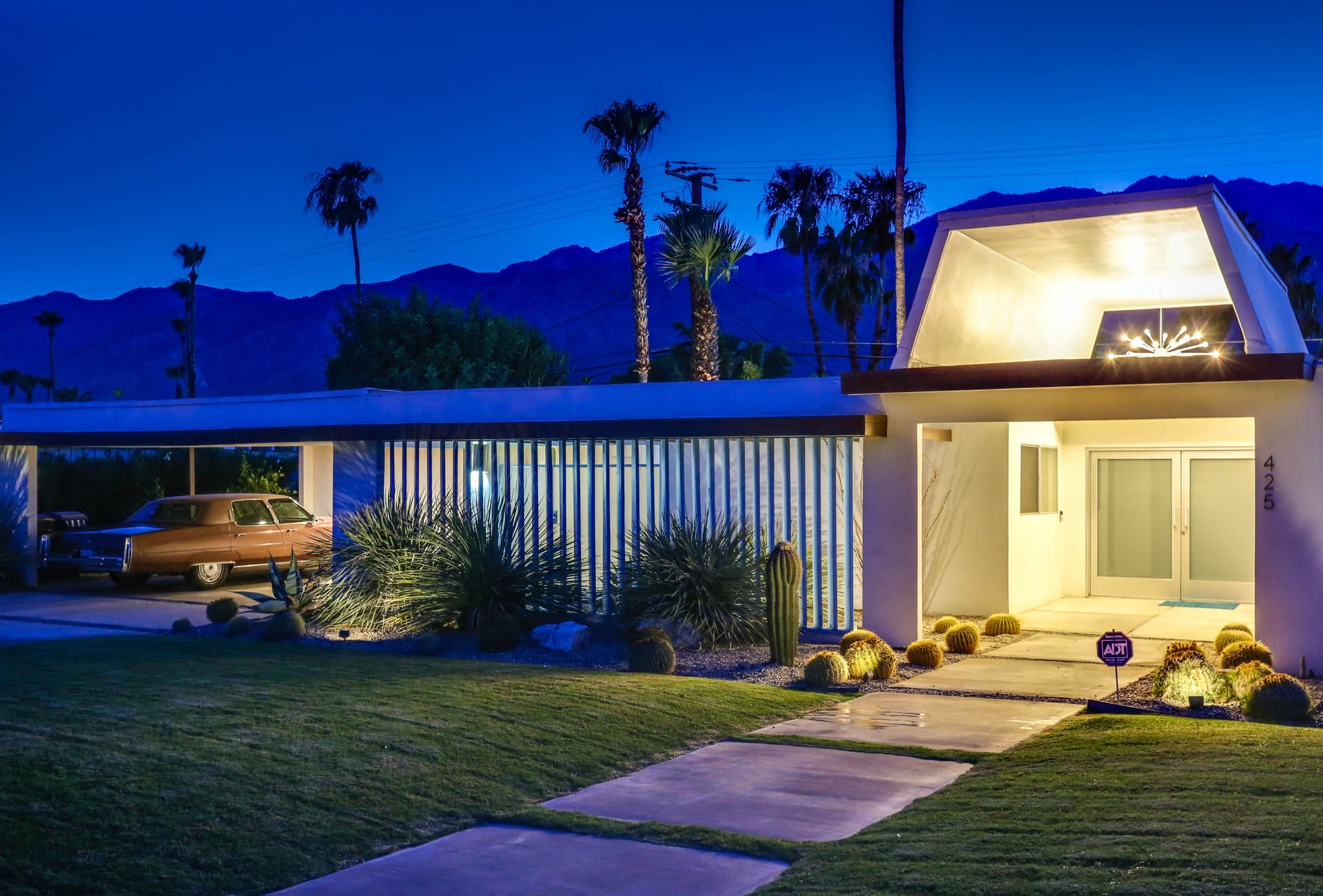 The Lucky Palm Home - Image 21