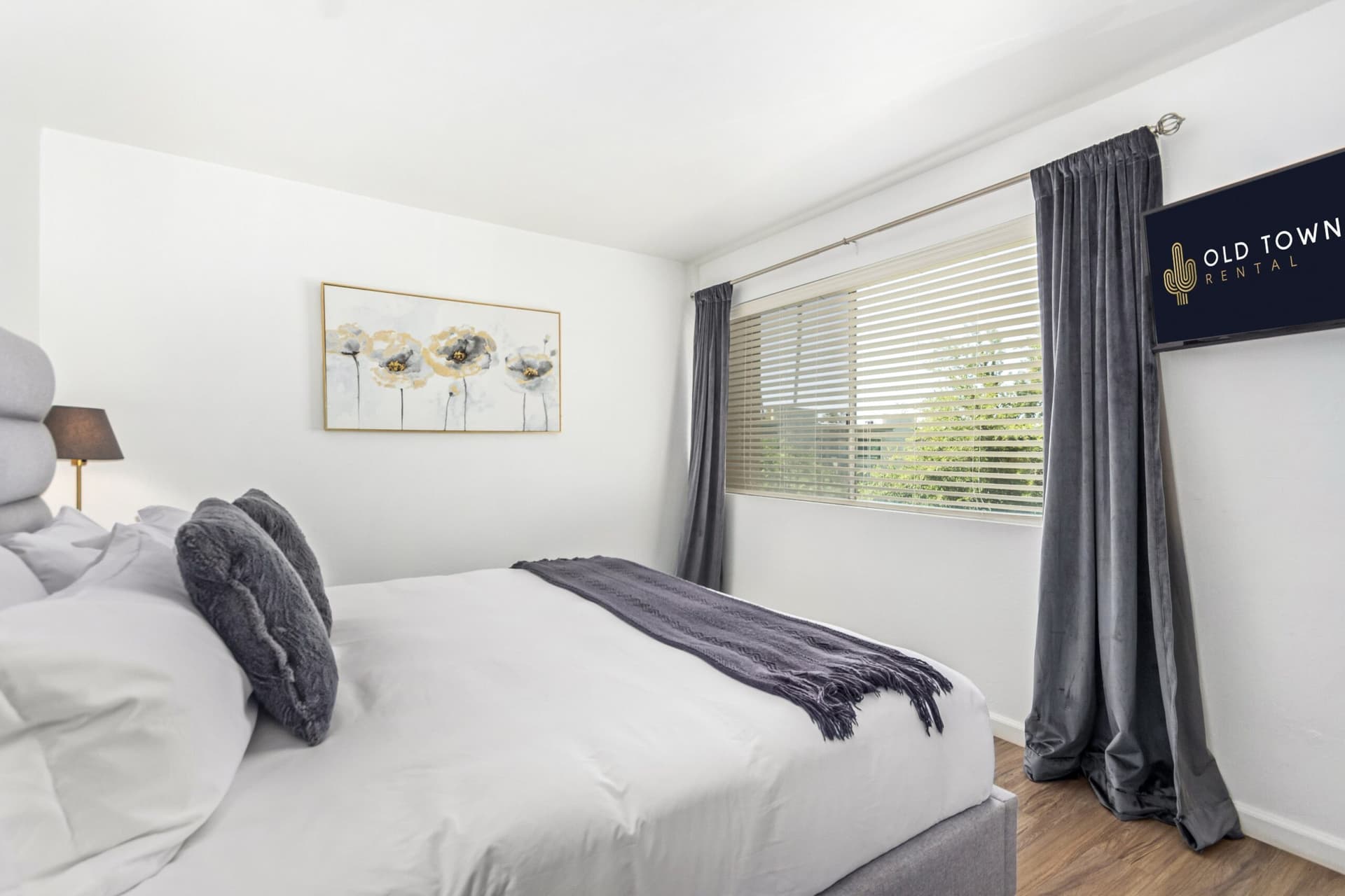 Camelback House - Image 10