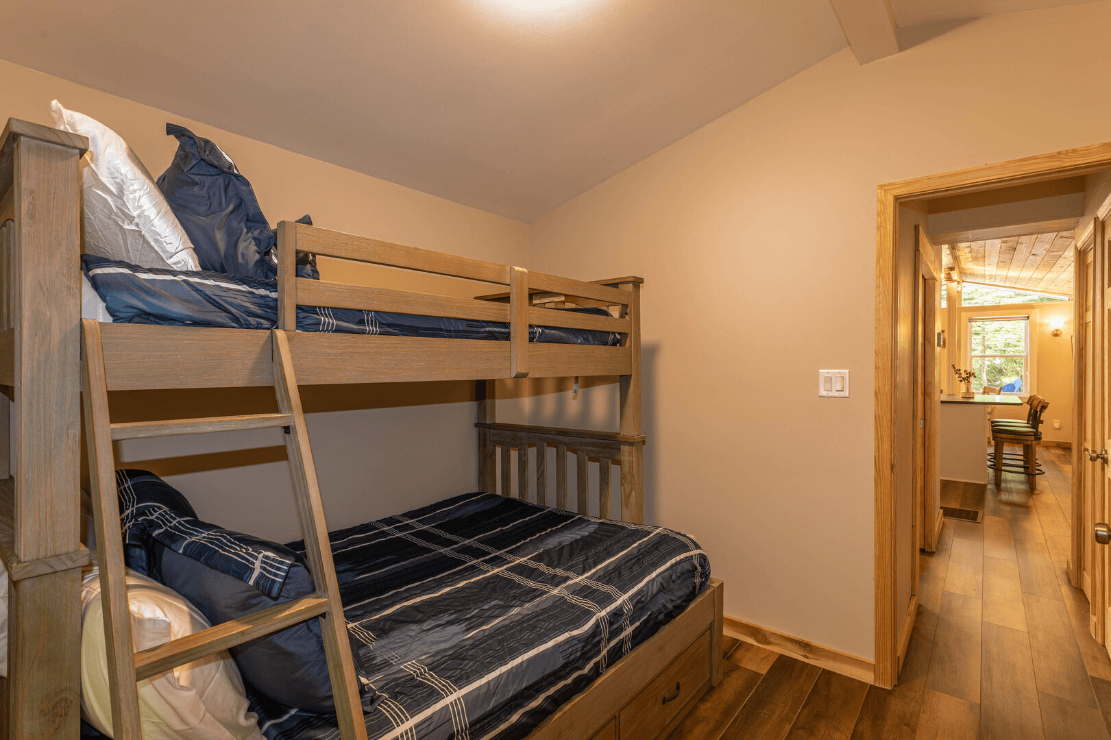 Cozy Cottage - Image 13