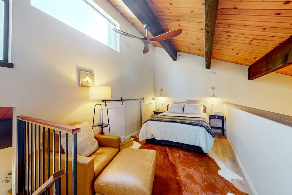 Modern Lake Tahoe Sanctuary - Image 7