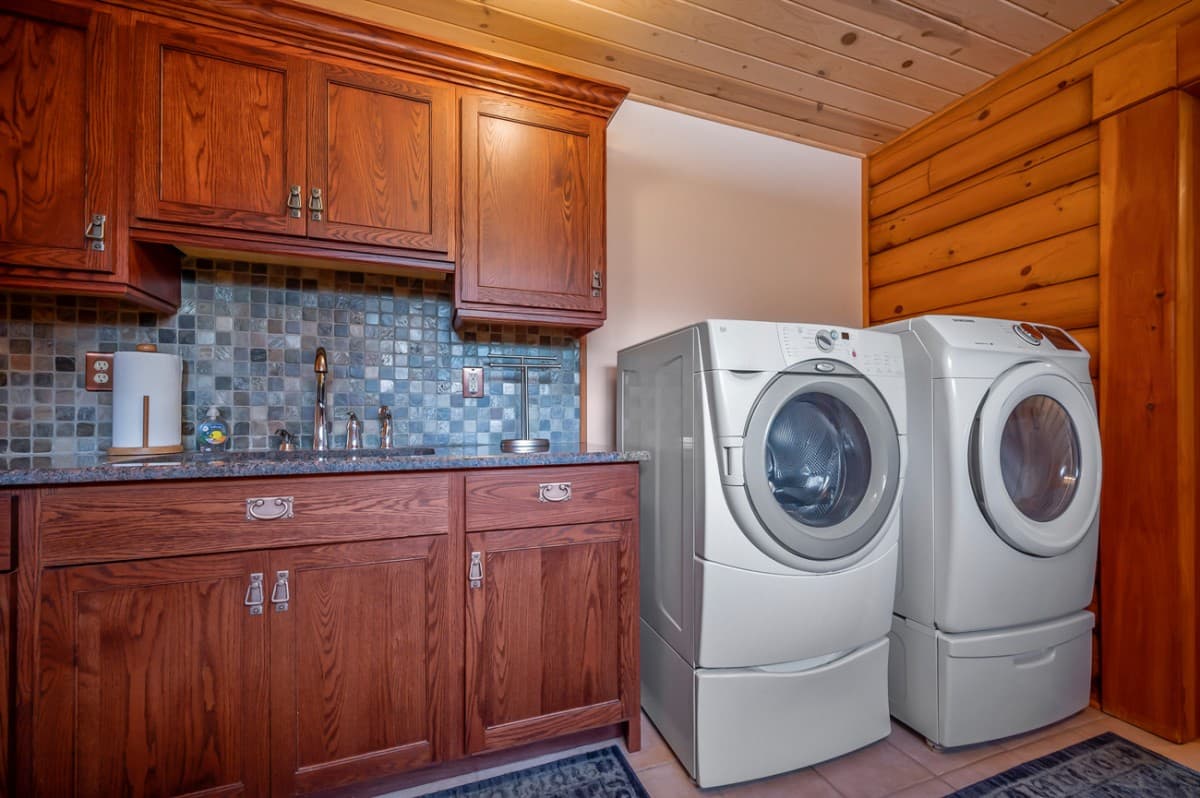 Chateau Laurel - Image 22