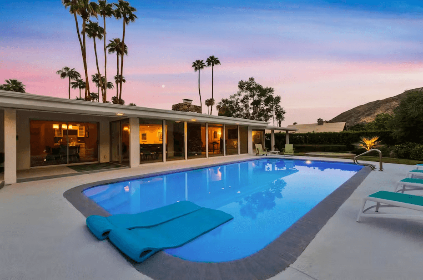 Palm Springs Style House - Image 31