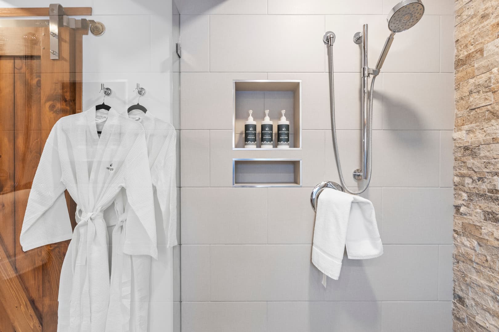 Unforgotten Utopia - Image 42