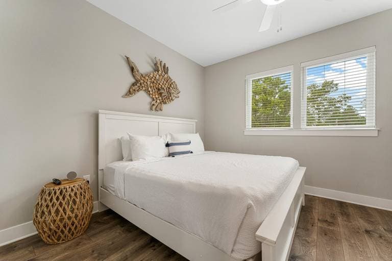 Waterfront House - Image 22