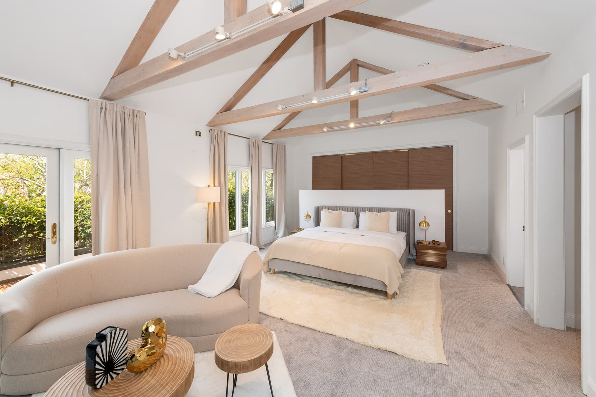 Reef Mall Villa - Image 37