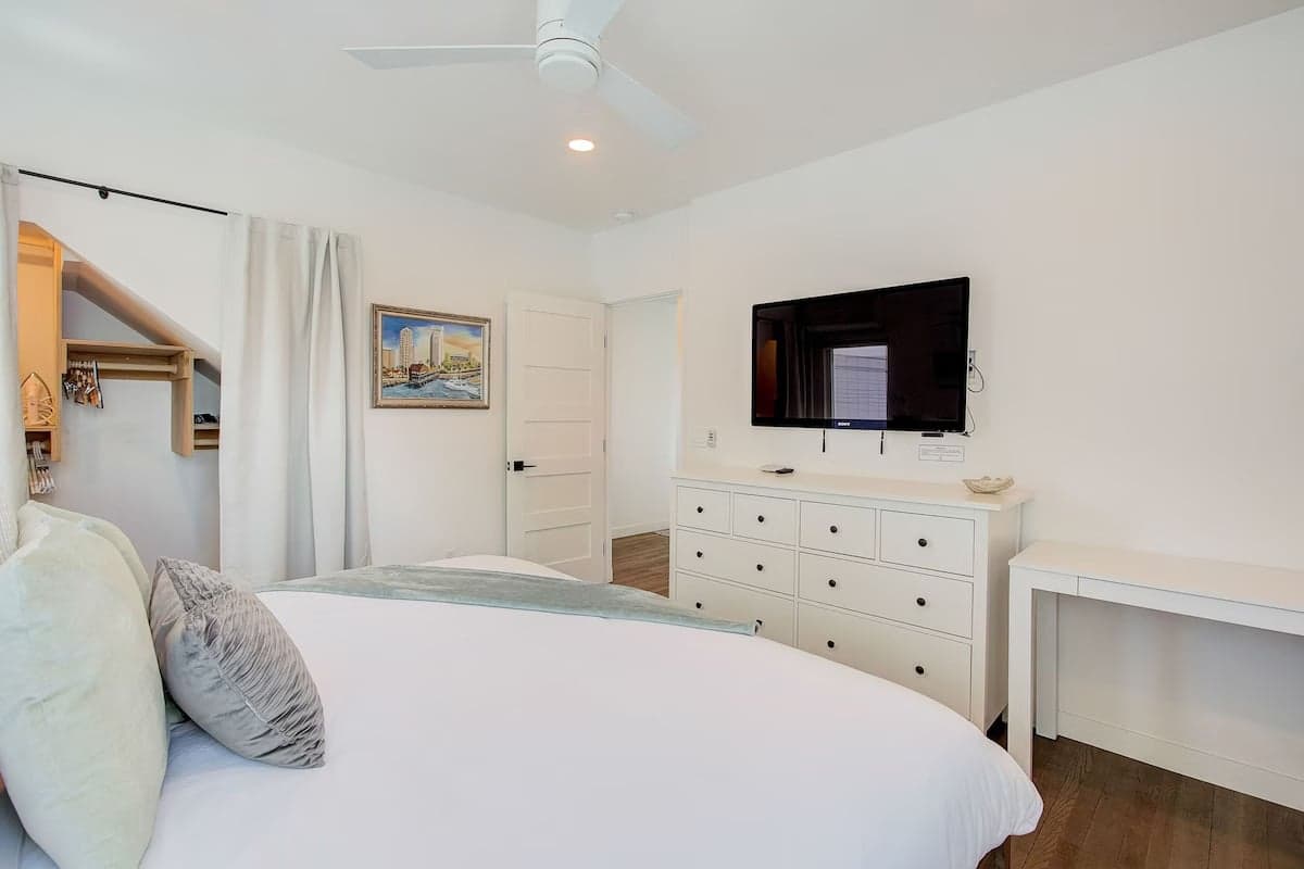 Sunset Paradise - Image 25