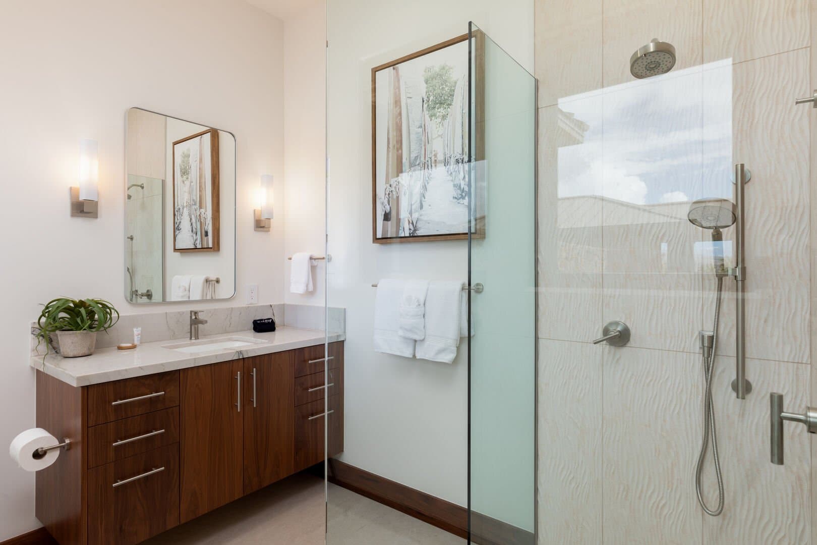 Hawaiian Elegance - Image 33