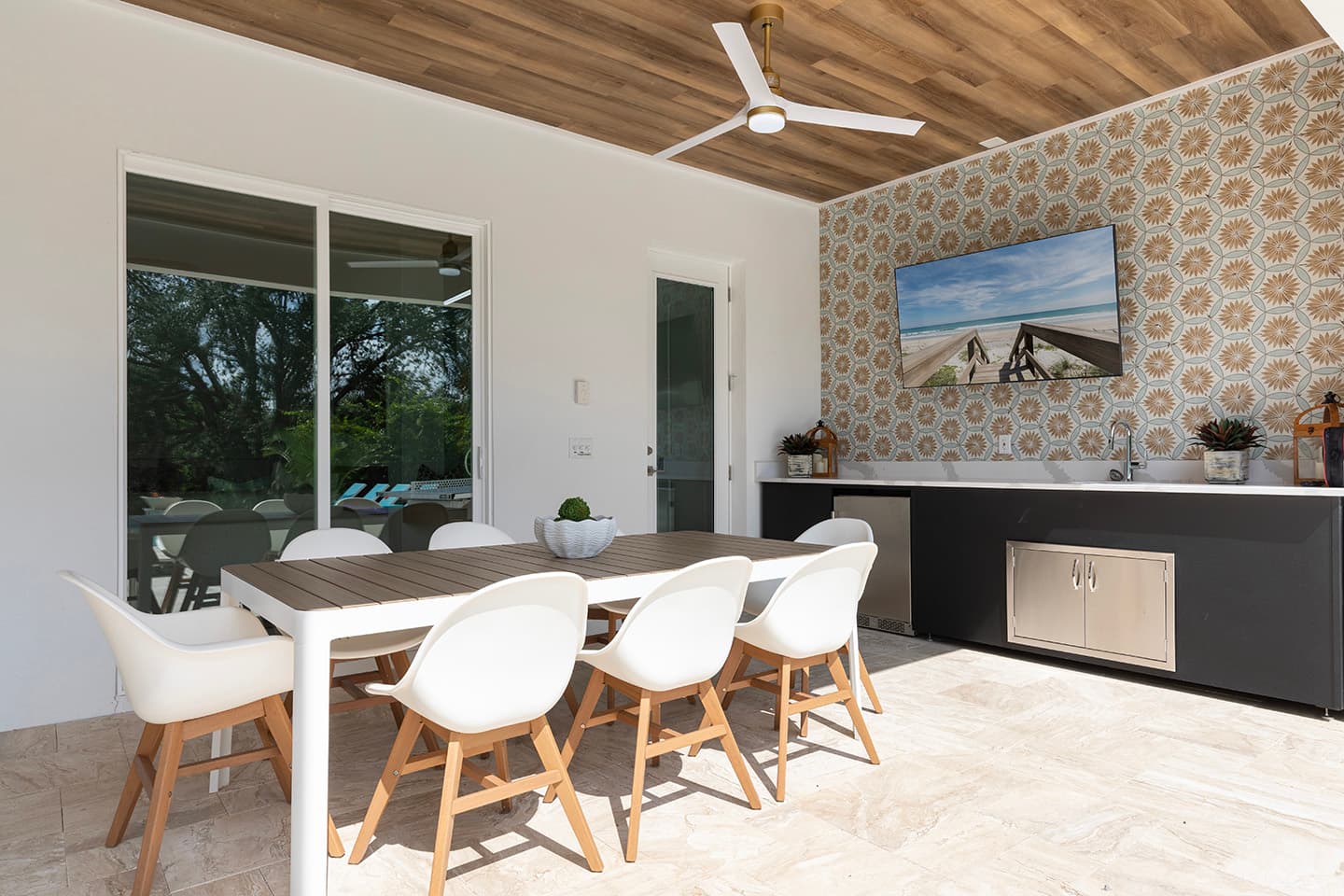 The Glamorous Getaway - Image 51