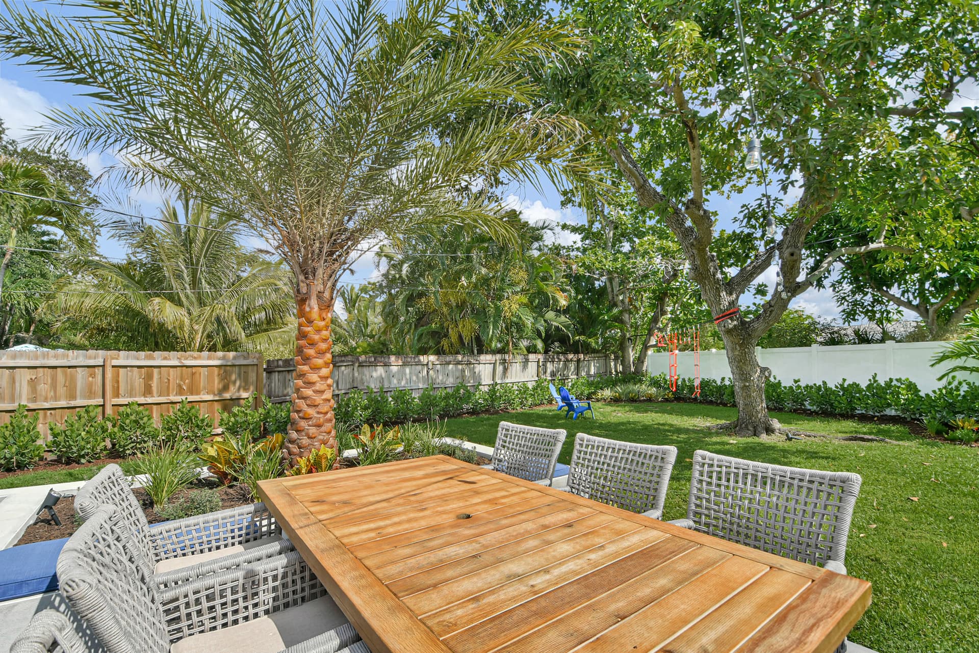 Bluebird House - Image 44