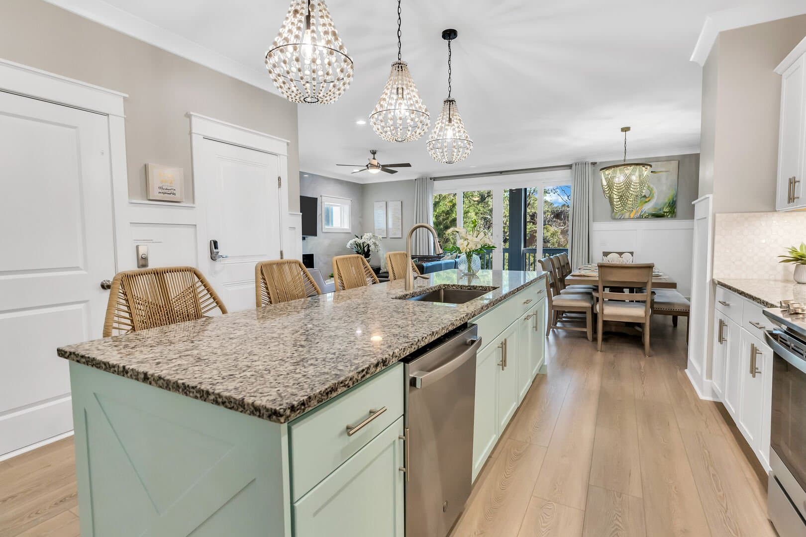 Sunshine Beach Home - Image 17