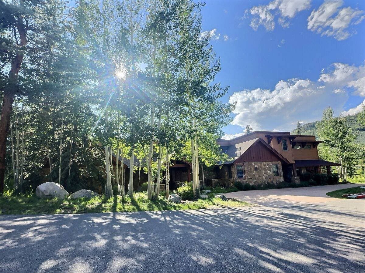 Four Sisters - Image 107