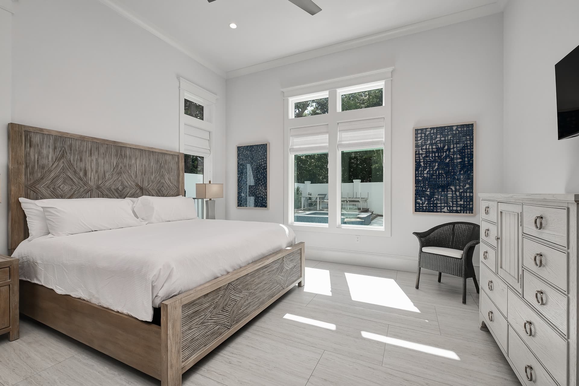 Social Manor - Image 13