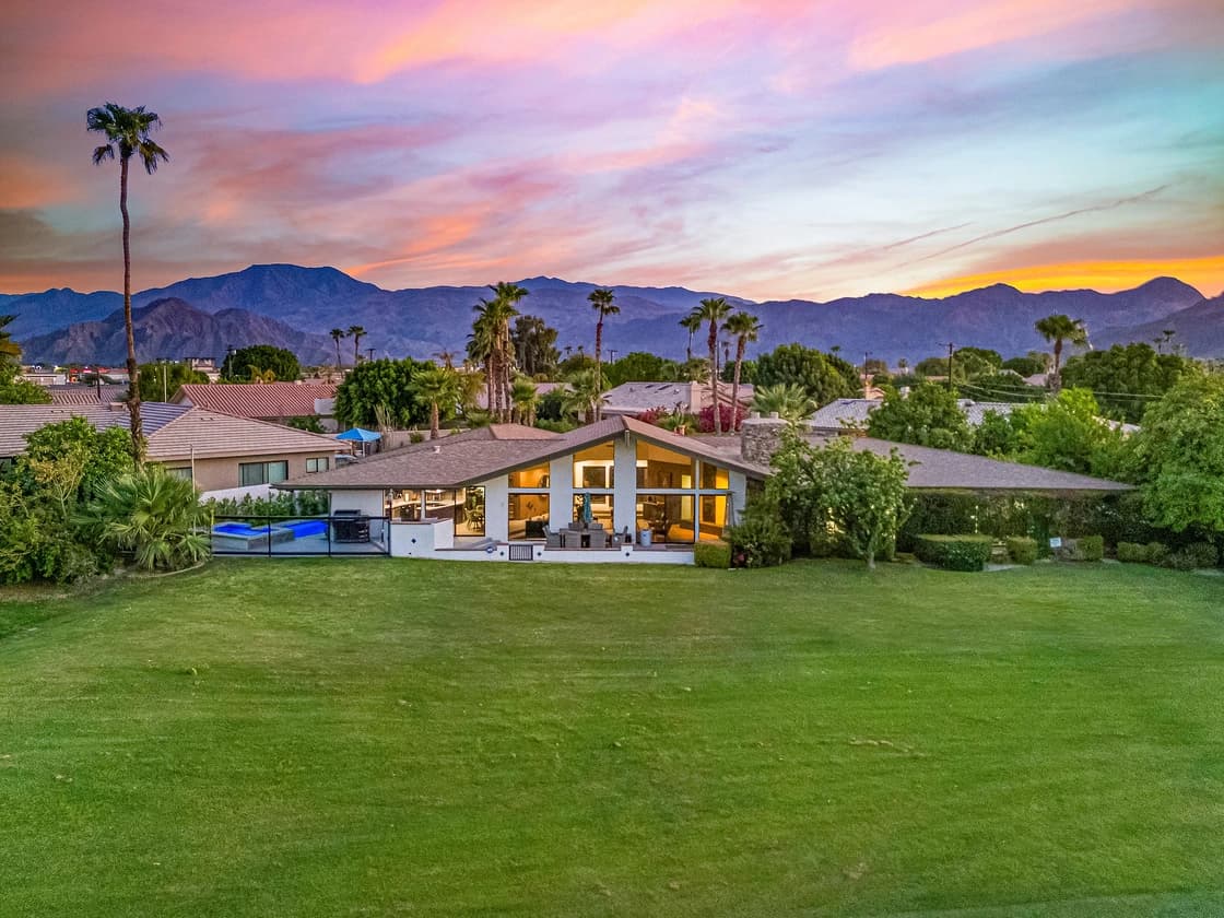 Edgy House - Image 29