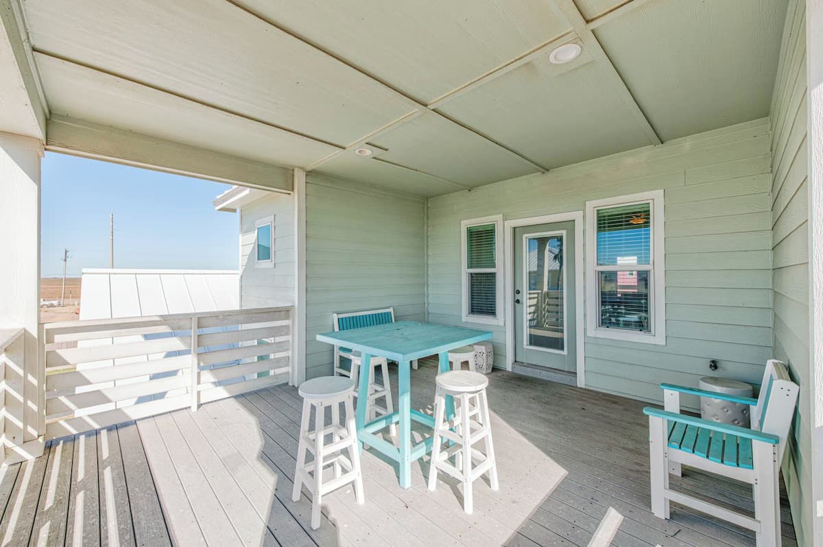 Postcard From Paradise - Image 8