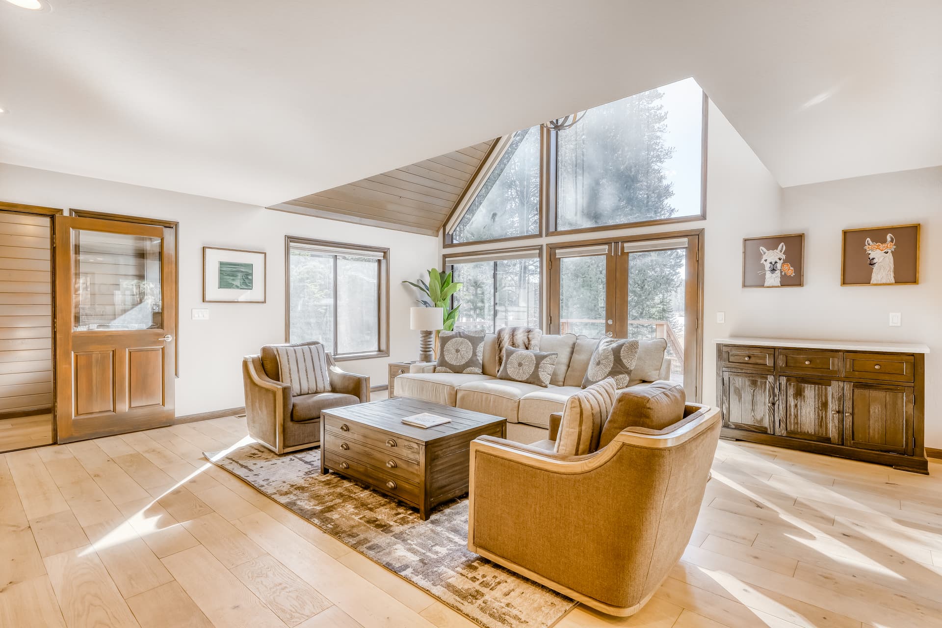 Meadowview Home - Image 2