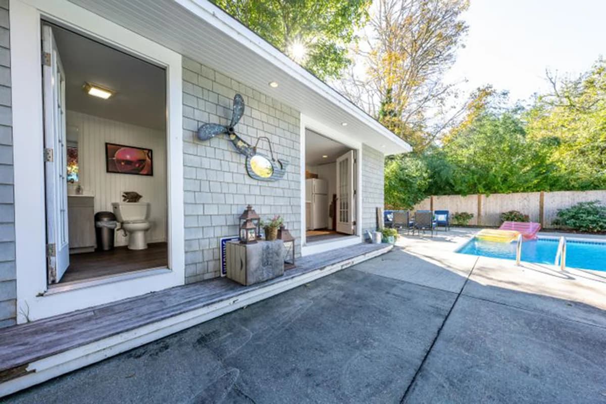 Center Of It All Estate - Image 11