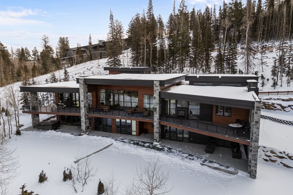 Quicksilver Haus - Image 85