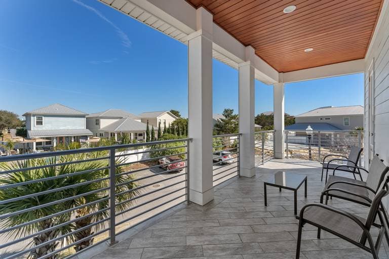 Aquaholic House - Image 4