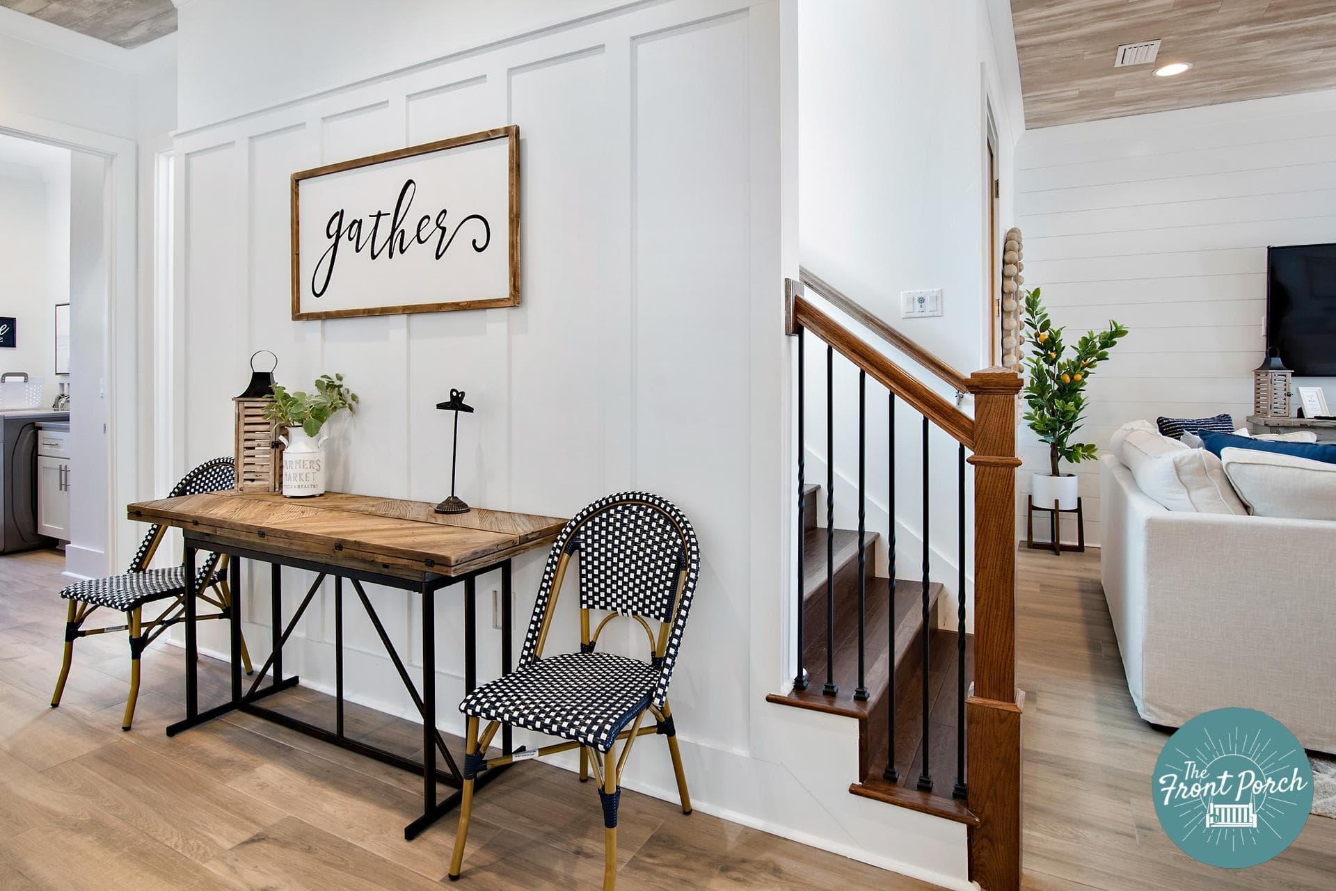 Front Porch Manor - Image 12