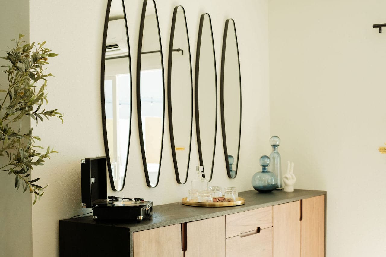 Mod Retreat in Vibrant Palm Springs - Image 2