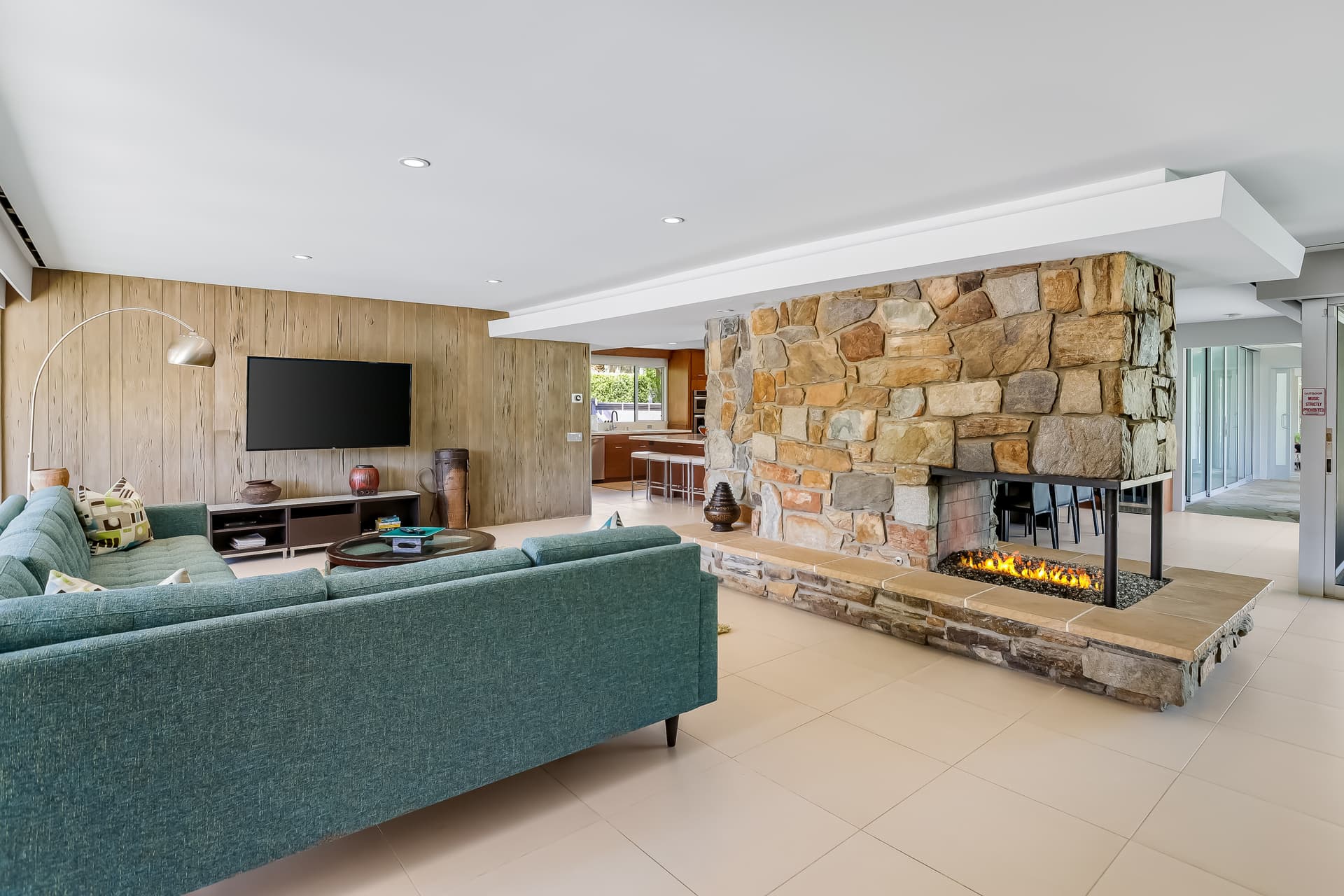 Palm Springs Perfection Manor - Image 5