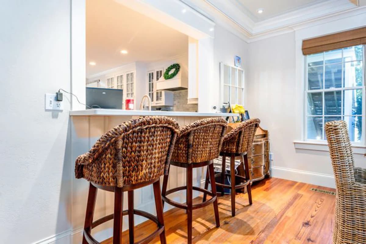 Center Of It All Estate - Image 22