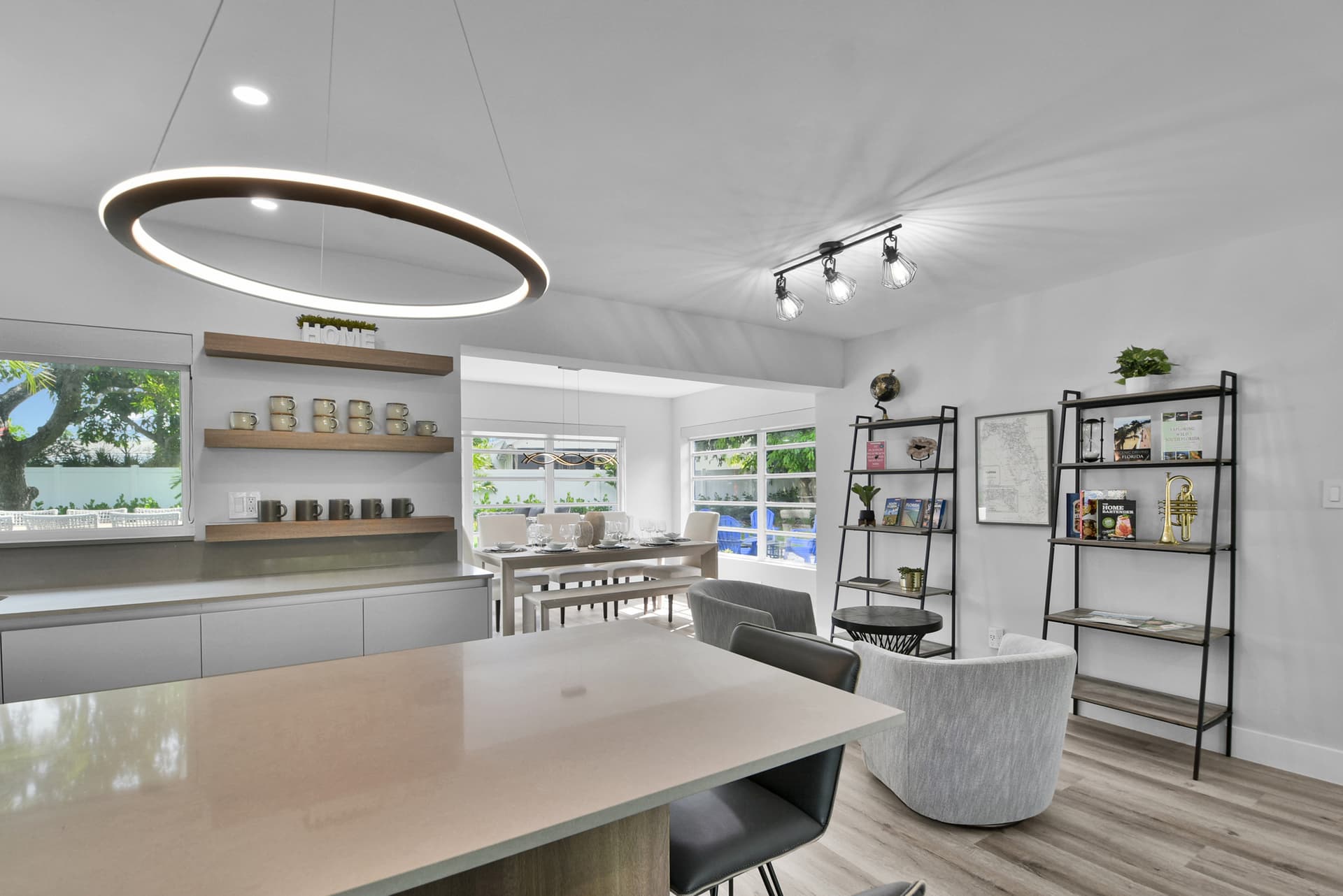 Bluebird House - Image 11