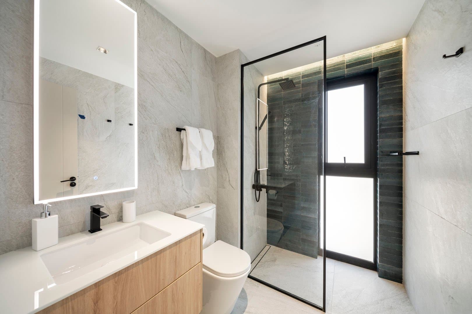 Allure #301 - Image 5