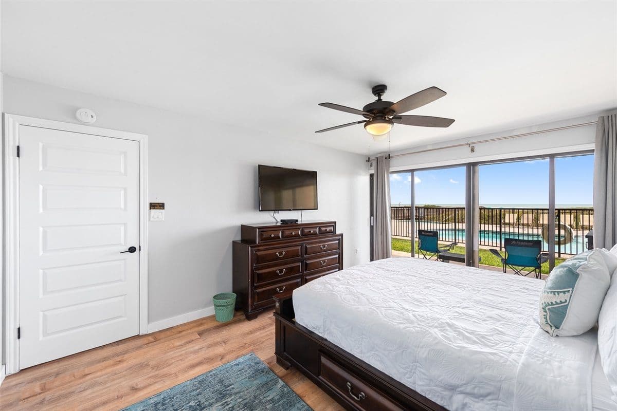 Ocean Vista Towers - Image 11