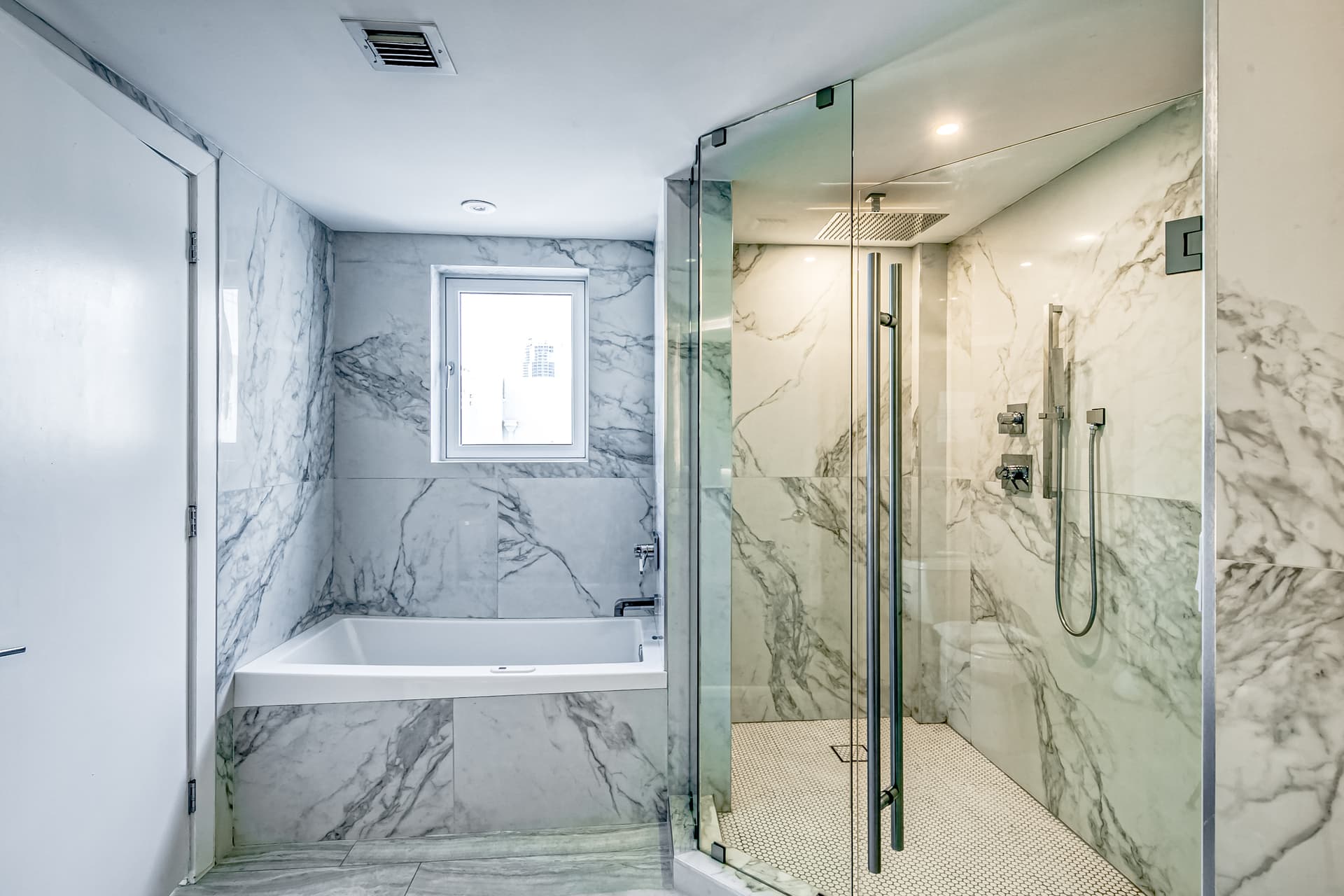 Heart of Sobe Residence - Image 12