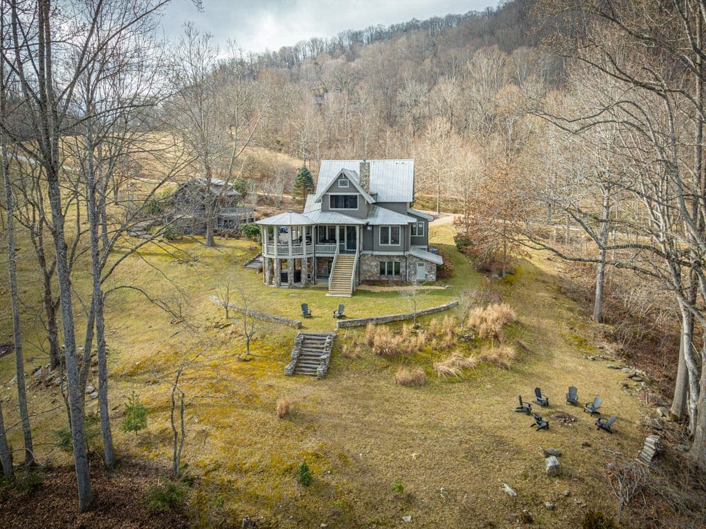 Whisper Mountain Lodge - Image 3