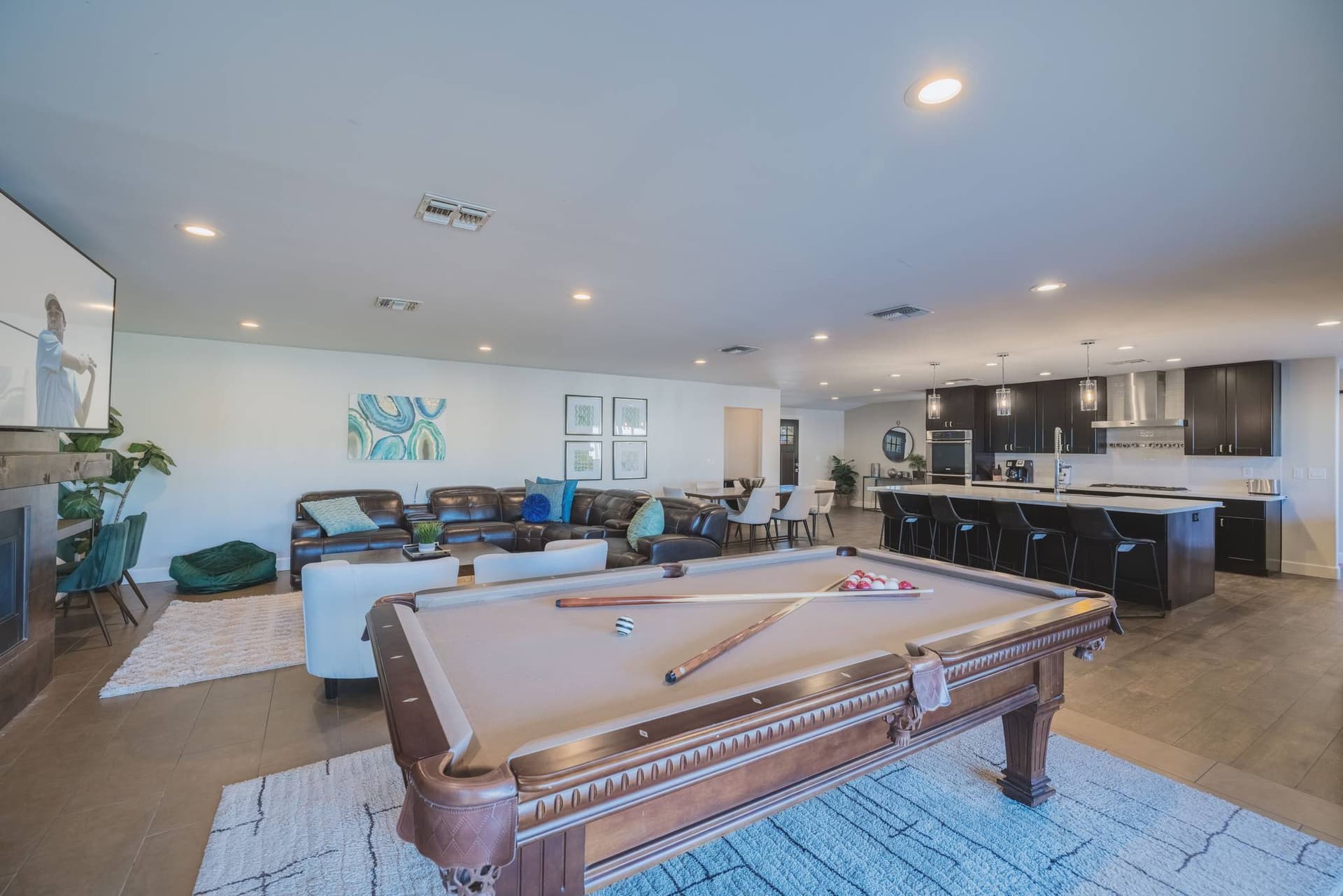 Luxe Resort Retreat - Image 9