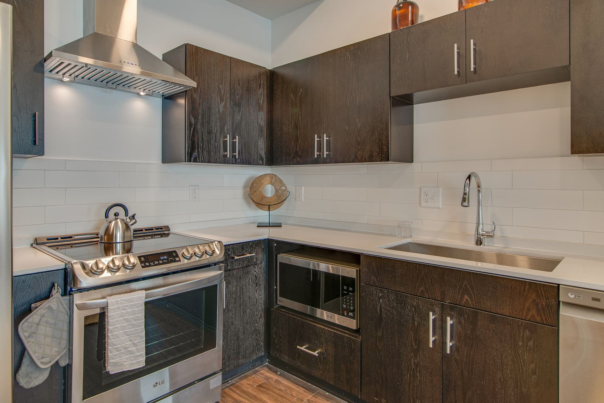 Green Illume Home - Image 9